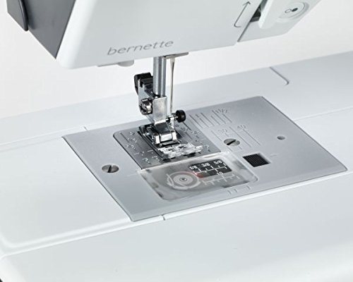 Máquina de coser Bernette B37